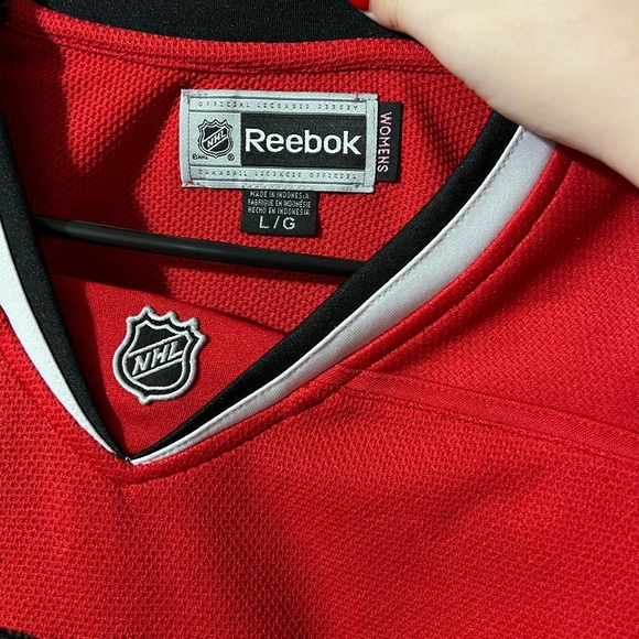 Women’s Medium Reebok Blackhawks Jersey - Picture 3 of 3